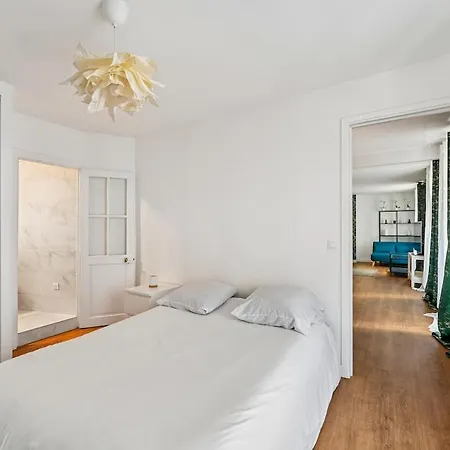 Modern Near Eiffel Tower شقة باريس